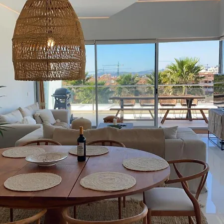 Beautiful Modern With Jacuzzi, 1 Km From The *