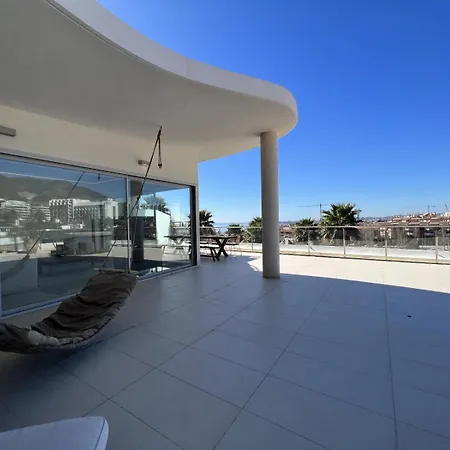 Beautiful Modern With Jacuzzi, 1 Km From The Apartment