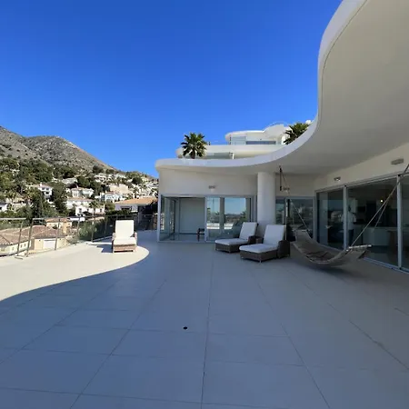 Beautiful Modern With Jacuzzi, 1 Km From The Apartment *