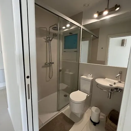 Beautiful Modern With Jacuzzi, 1 Km From The *