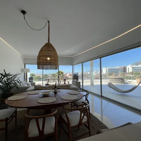 Apartment Beautiful Modern With Jacuzzi, 1 Km From The