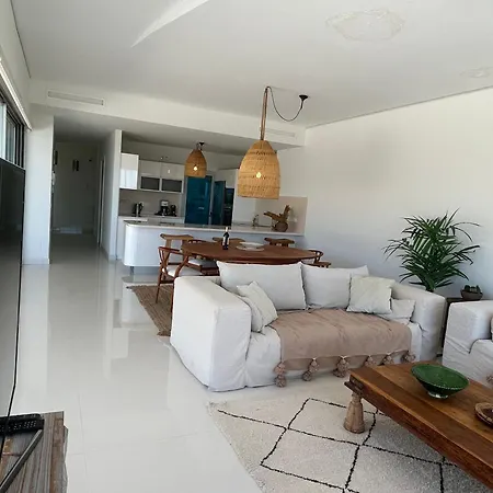 Beautiful Modern With Jacuzzi, 1 Km From The Apartment