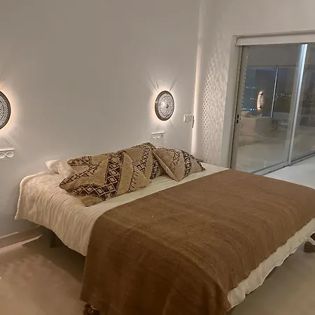 Beautiful Modern With Jacuzzi, 1 Km From The Apartment *